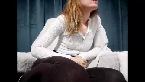 Anni online show from 19, 10, 2025