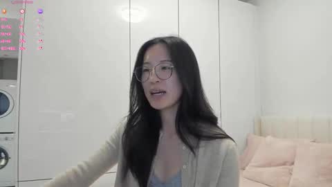 Angela online show from 10, 10, 2025