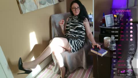 Mariot  Mery for short ..never call me PET NAMES in FREECHAT mom momy baby or sweety  online show from 5, 1, 2025