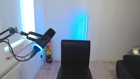 May online show from 15, 9, 2025