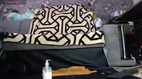 Snapshot of seexysweetie chatting on 2, 11, 2025 Angie online show from 2, 11, 2025