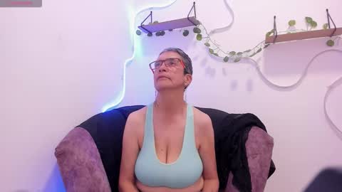 Snapshot of selena_ferreira chatting on 13, 11, 2025 Selena online show from 13, 11, 2025