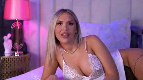 Selena online show from 11, 4, 2026