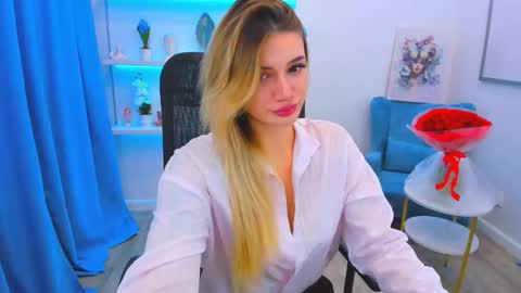 Snapshot of selenaemoore chatting on 21, 9, 2025 selenaemoore online show from 21, 9, 2025