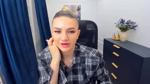 selenaemoore online show from 21, 2, 2026