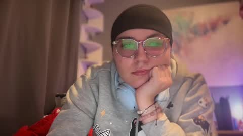 Selene online show from 7, 3, 2025