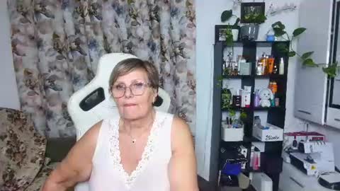 Snapshot of selenna57 chatting on 17, 12, 2024 Selenna online show from 17, 12, 2024