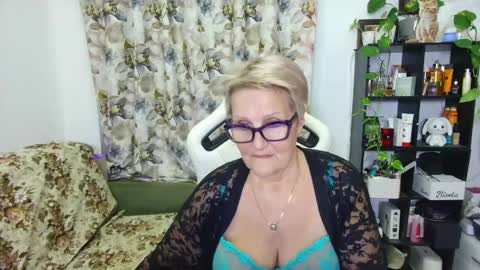 Snapshot of selenna57 chatting on 1, 2, 2025 Selenna online show from 1, 2, 2025