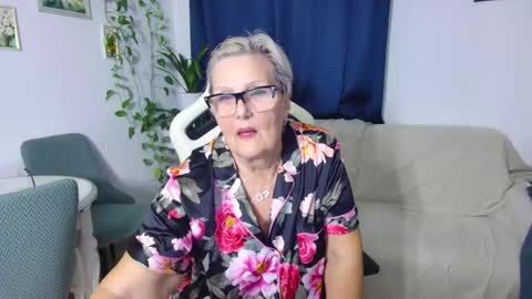 Snapshot of selenna57 chatting on 26, 11, 2025 Selenna online show from 26, 11, 2025