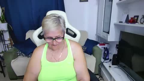 Snapshot of selenna57 chatting on 5, 5, 2026 Selenna online show from 5, 5, 2026