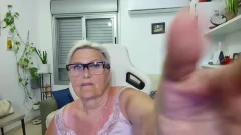 Snapshot of selenna57 chatting on 17, 5, 2026 Selenna online show from 17, 5, 2026