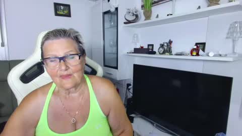Snapshot of selenna57 chatting on 16, 6, 2026 Selenna online show from 16, 6, 2026