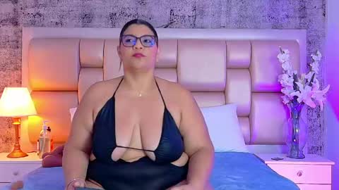 Selenna Cooper online show from 12, 4, 2026