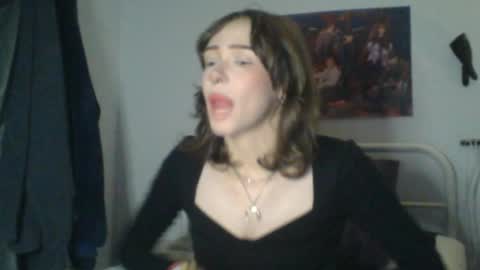 goddess esme  online show from 11, 10, 2025