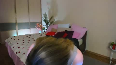 sensitiveheartt online show from 17, 4, 2026