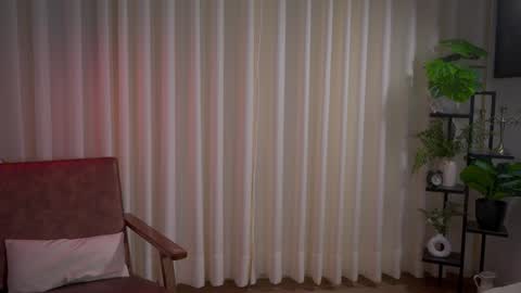 Snapshot of sensualcherry_ chatting on 13, 12, 2024 Maria- OF sensual bee online show from 13, 12, 2024