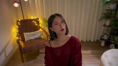 Snapshot of sensualcherry_ chatting on 23, 12, 2024 Maria- OF sensual bee online show from 23, 12, 2024