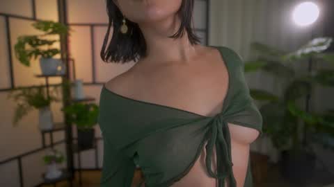 Snapshot of sensualcherry_ chatting on 26, 1, 2025 Maria- OF sensual bee online show from 26, 1, 2025