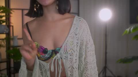 Snapshot of sensualcherry_ chatting on 30, 1, 2025 Maria- OF sensual bee online show from 30, 1, 2025