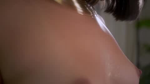 Snapshot of sensualcherry_ chatting on 1, 2, 2025 Maria- OF sensual bee online show from 1, 2, 2025