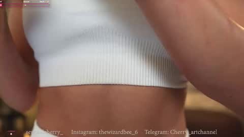 Snapshot of sensualcherry_ chatting on 19, 9, 2025 Maria- OF sensual bee online show from 19, 9, 2025