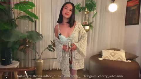 Snapshot of sensualcherry_ chatting on 28, 9, 2025 Maria- OF sensual bee online show from 28, 9, 2025