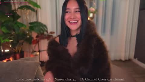 Snapshot of sensualcherry_ chatting on 20, 11, 2025 Maria- OF sensual bee online show from 20, 11, 2025