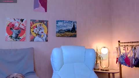 sensuallucy233 online show from 24, 11, 2025