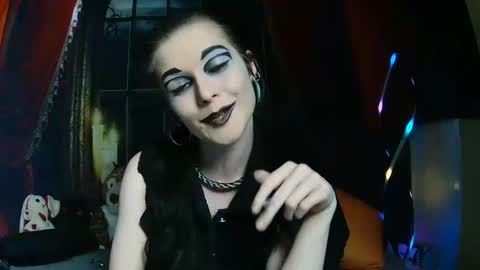 Seraphin Munster online show from 5, 3, 2025