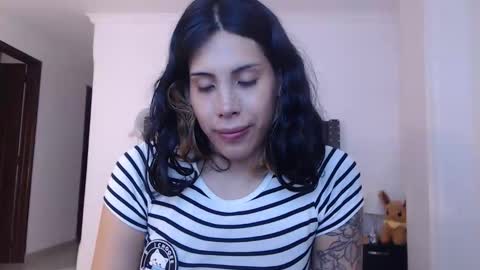 Snapshot of serenaroussee chatting on 23, 4, 2026 sararoussee online show from 23, 4, 2026