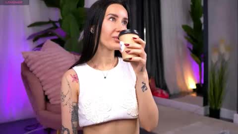 Snapshot of serenavelour chatting on 20, 10, 2025 Serena online show from 20, 10, 2025