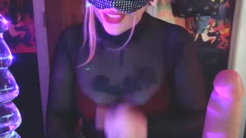 serencigarra online show from 3, 4, 2026