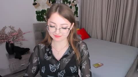 Ophelia online show from 4, 2, 2025