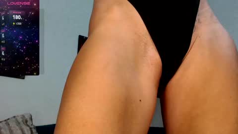 Snapshot of serenexxmilf chatting on 8, 12, 2024 serenexx  your MILF online show from 8, 12, 2024