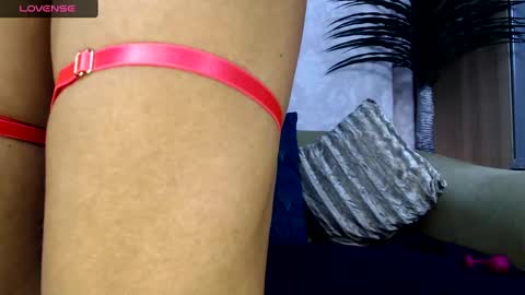 Snapshot of serenexxmilf chatting on 8, 2, 2025 serenexx  your MILF online show from 8, 2, 2025