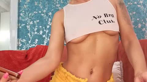 Snapshot of serenexxmilf chatting on 29, 9, 2025 serenexx  your MILF online show from 29, 9, 2025