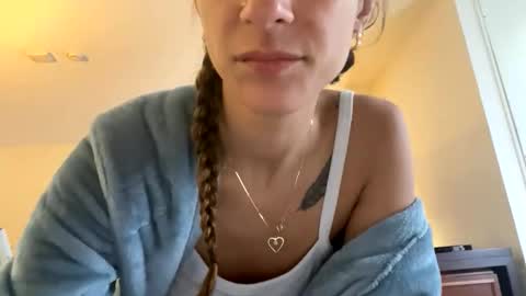 Snapshot of serenityroseee chatting on 10, 6, 2026 serenityroseee online show from 10, 6, 2026