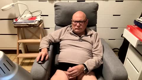 serge8413 online show from 4, 1, 2025