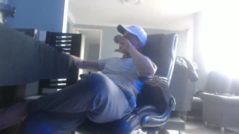 hetero serio discreto online show from 1, 2, 2025