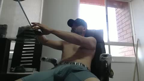 hetero serio discreto online show from 22, 12, 2025