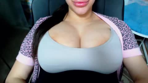 Snapshot of seu_cute chatting on 22, 2, 2025 seu_cute online show from 22, 2, 2025