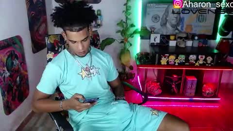 Snapshot of sexo_aharon chatting on 22, 10, 2025 Aharon ravelo online show from 22, 10, 2025