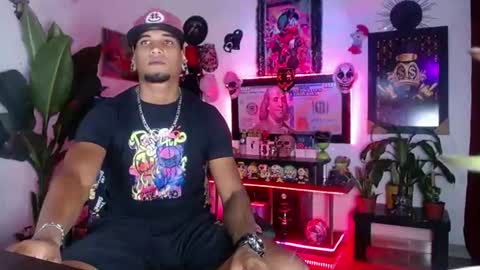 Aharon  ravelo online show from 14, 6, 2026