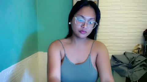 Snapshot of sexuallyattractive_mae chatting on 3, 7, 2026 sexuallyattractive_mae online show from 3, 7, 2026
