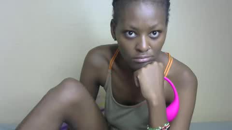 sexxy bum online show from 8, 2, 2025