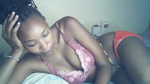 sexxy_curvy23 online show from 16, 4, 2026