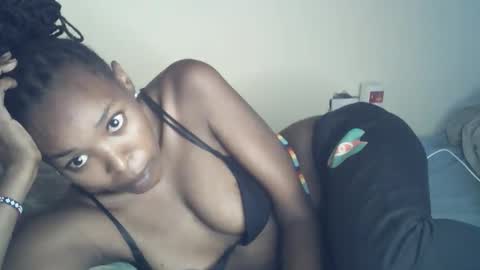 sexxy_curvy23 online show from 17, 4, 2026