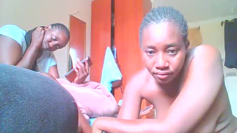 Snapshot of sexxy_thick_ebony chatting on 29, 9, 2025 Sweet doll online show from 29, 9, 2025
