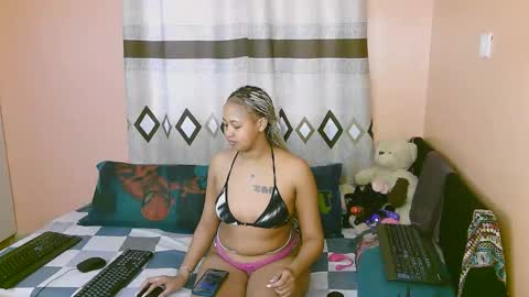 sexy_bluegirl online show from 15, 12, 2025