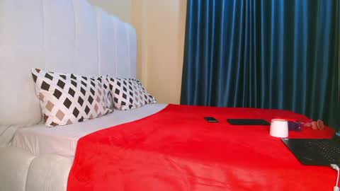 foxxy sweets online show from 13, 7, 2026